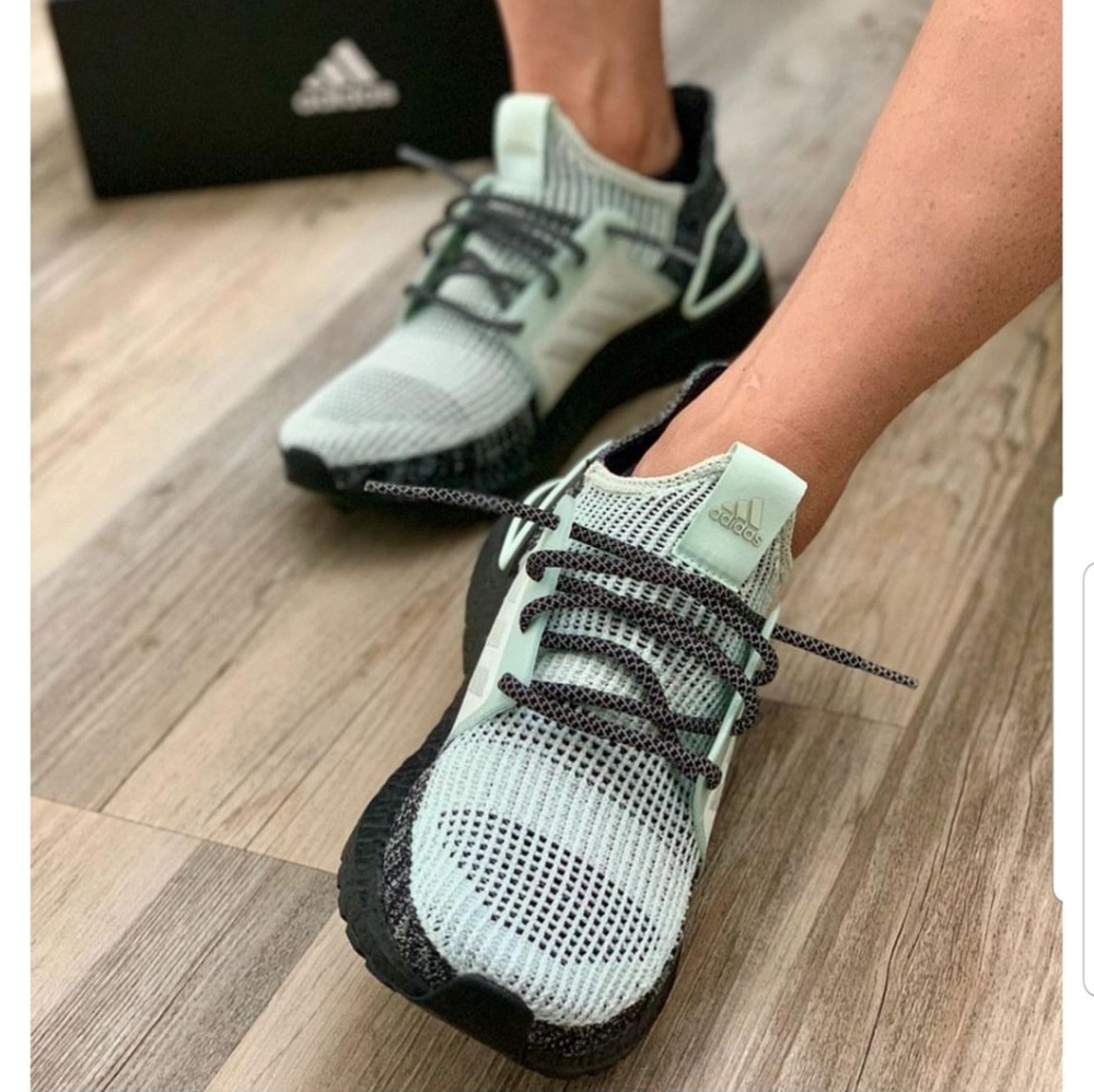Adidas ULTRABOOST 19
